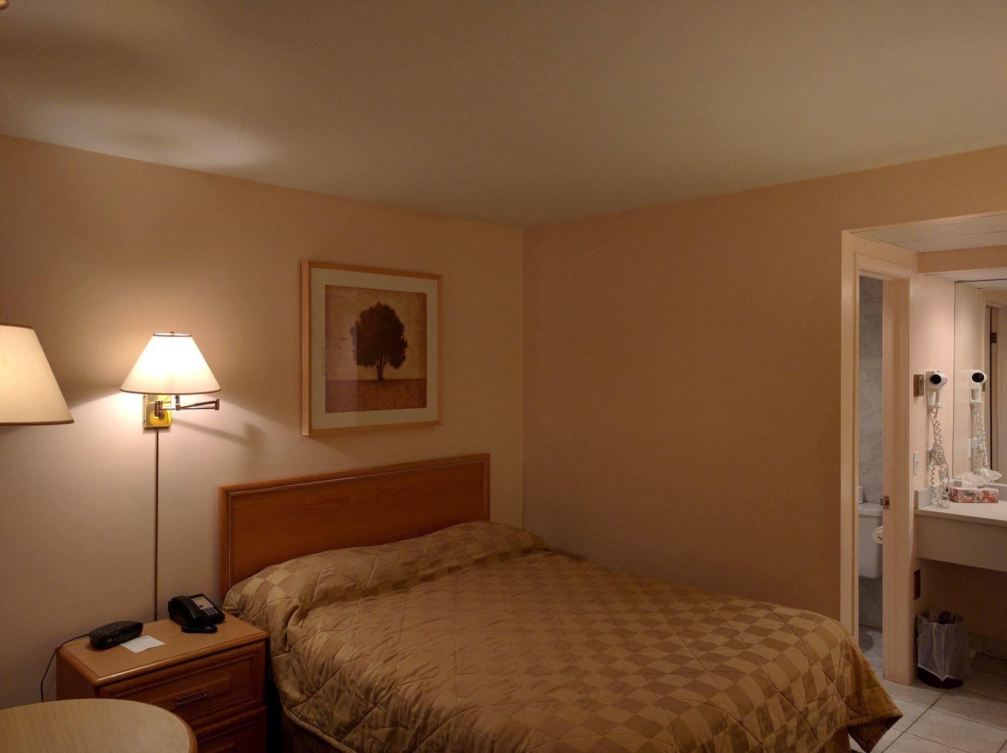 Motel La Siesta Saint-Lambert-Chambly Esterno foto