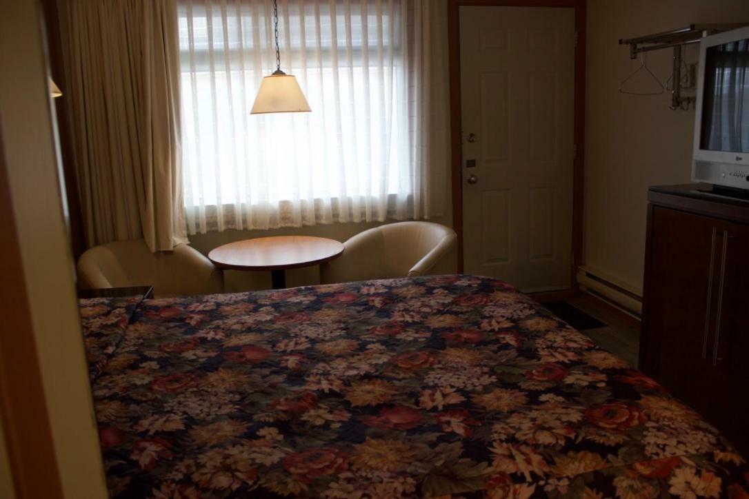 Motel La Siesta Saint-Lambert-Chambly Esterno foto